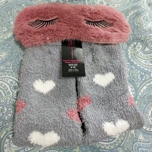 No Boundaries Sleep Mask & Slipper Sock Set